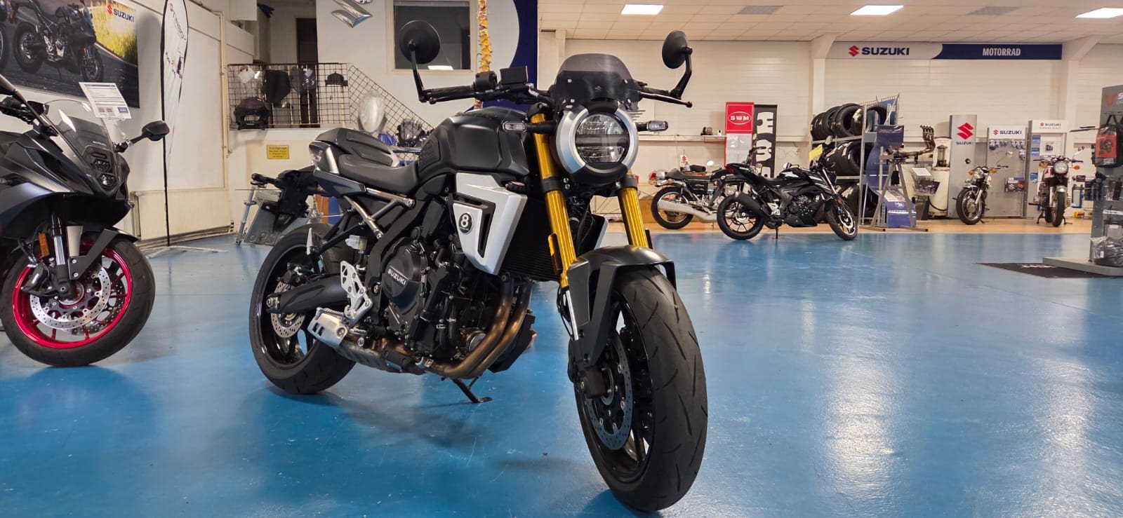 Suzuki GSX-8T