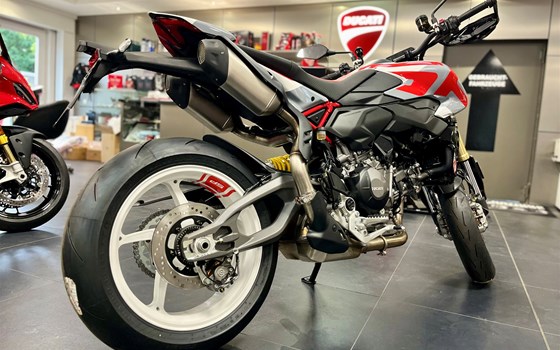 Neufahrzeug Ducati Hypermotard V2 - Bild 6