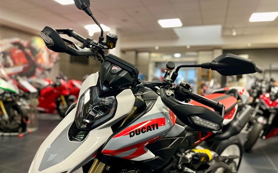 Neufahrzeug Ducati Hypermotard V2 - Bild 7