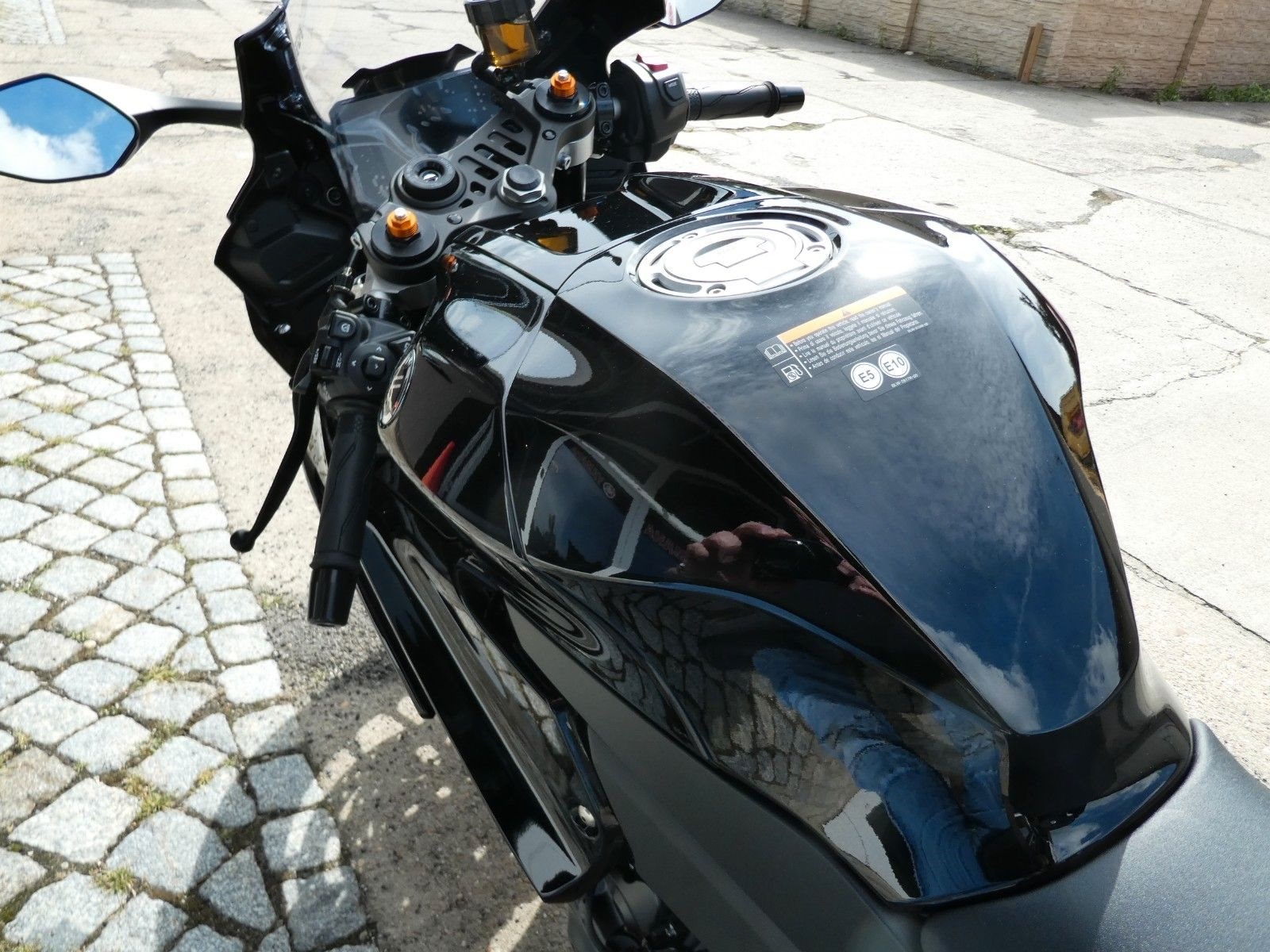 Yamaha R7