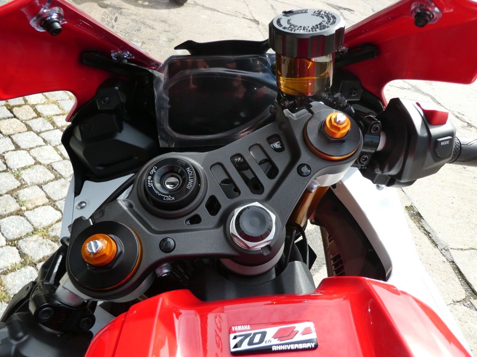 Yamaha R7