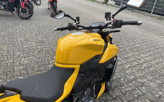 Gebrauchtmotorrad Ducati Streetfighter V2 S - Bild 11