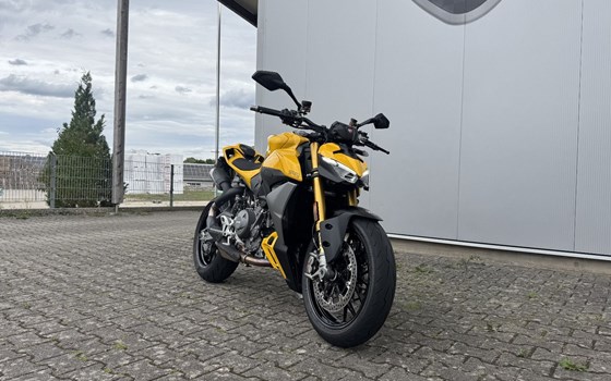 Gebrauchtmotorrad Ducati Streetfighter V2 S - Bild 2