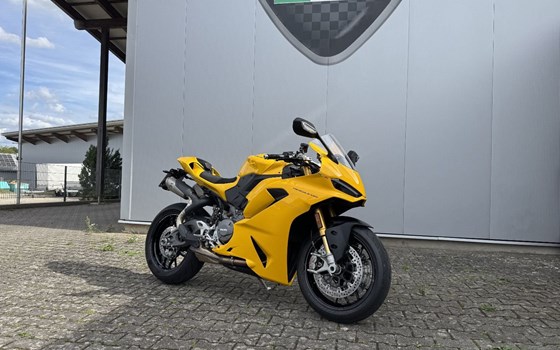 Gebrauchtmotorrad Ducati Panigale V2 S - Bild 1