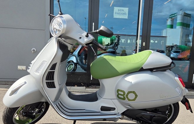 Vespa GTS 310 Edizione Ottantesimo