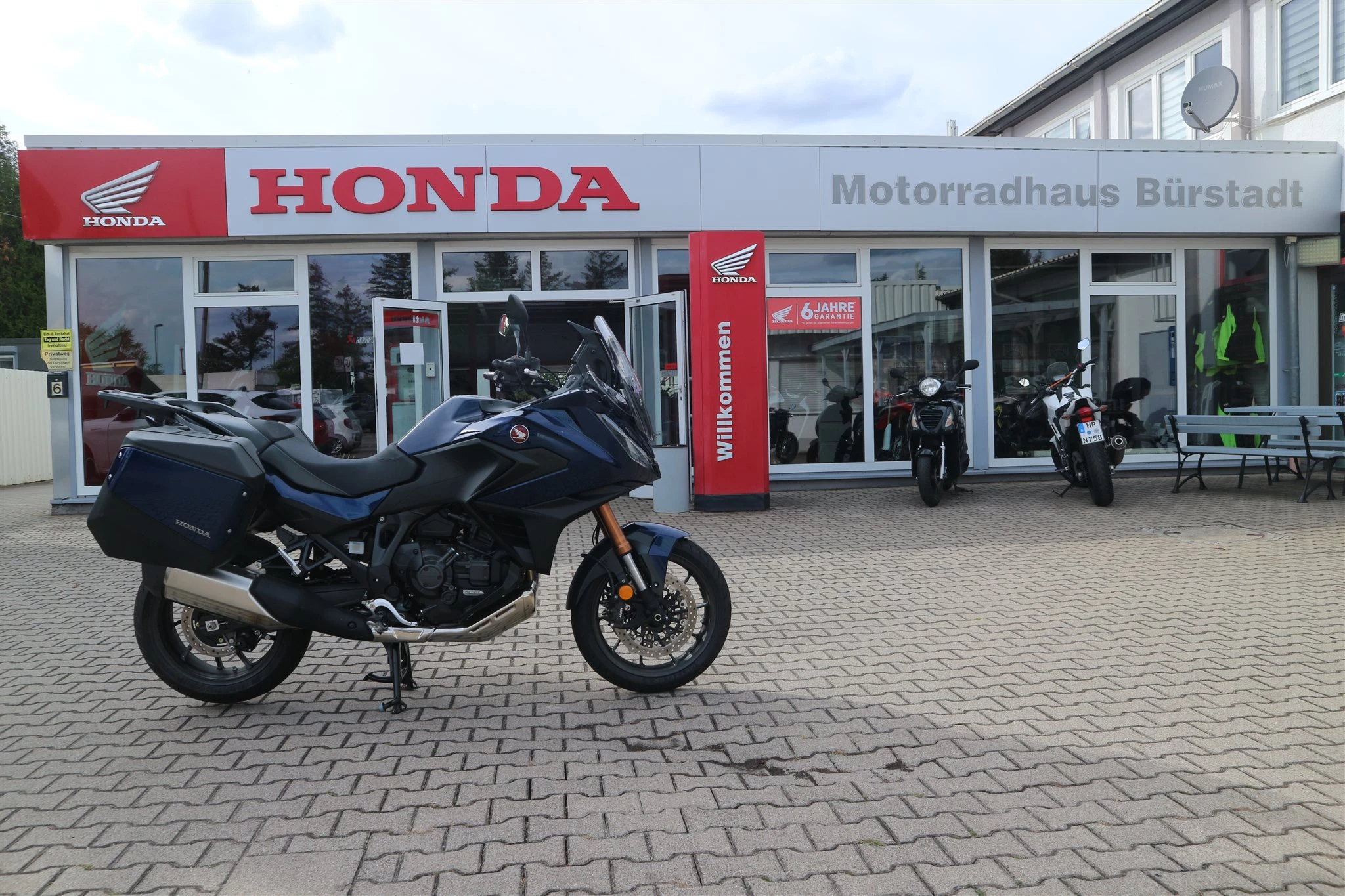 Honda NT1100 DCT Electronic Suspension