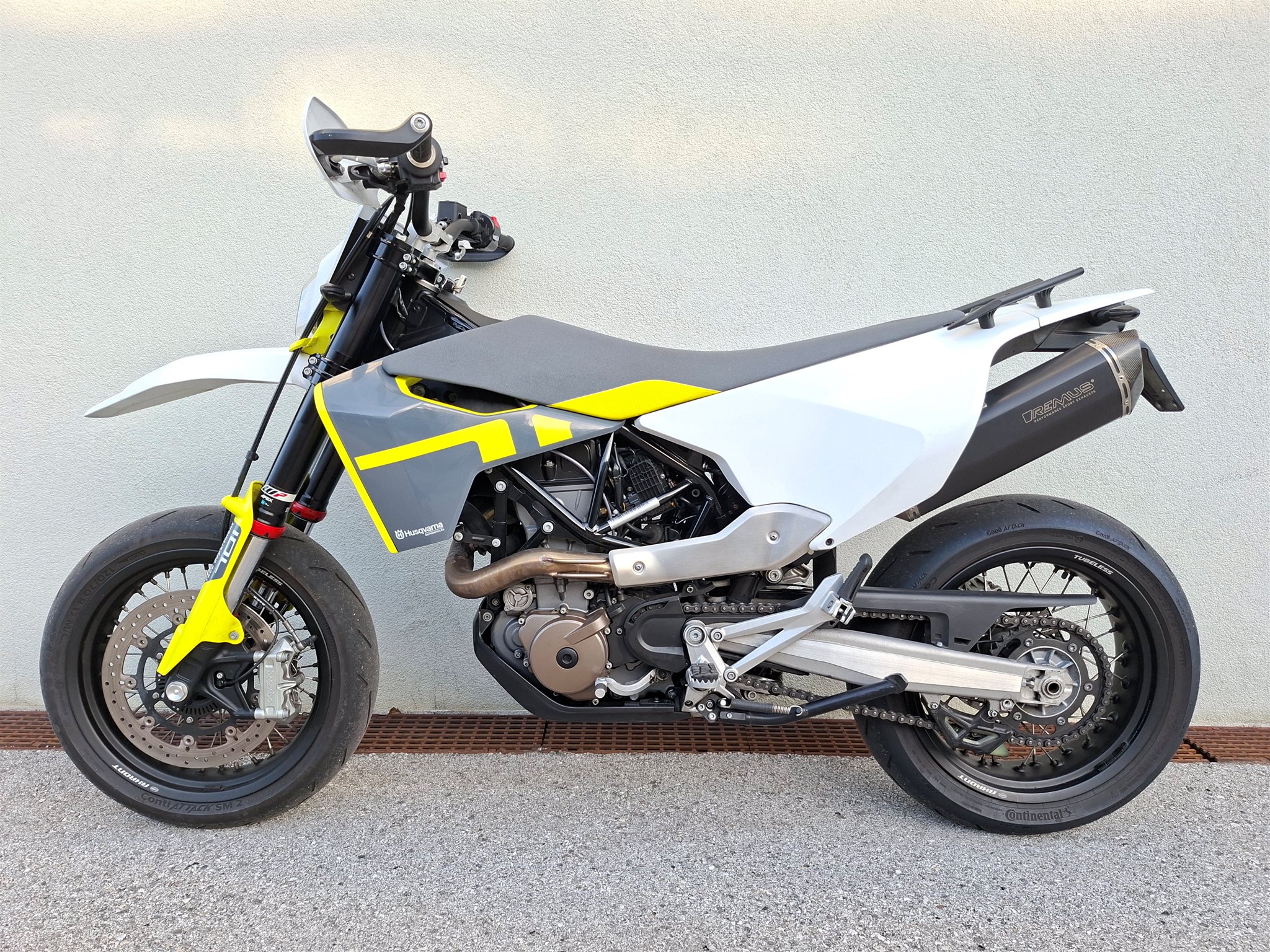 Husqvarna 701 Supermoto