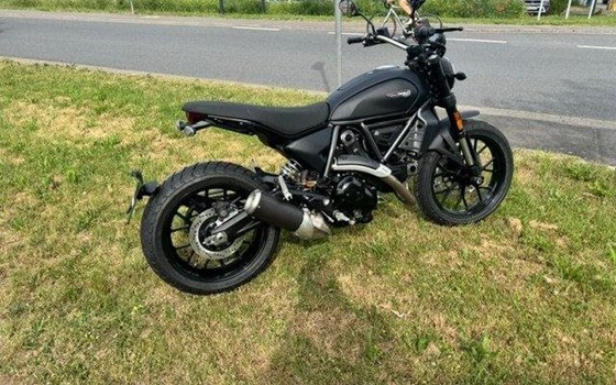 Gebrauchtmotorrad Ducati Scrambler Icon Dark - Bild 9