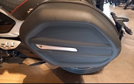 Gebrauchtmotorrad Triumph Rocket 3 GT - Bild 14