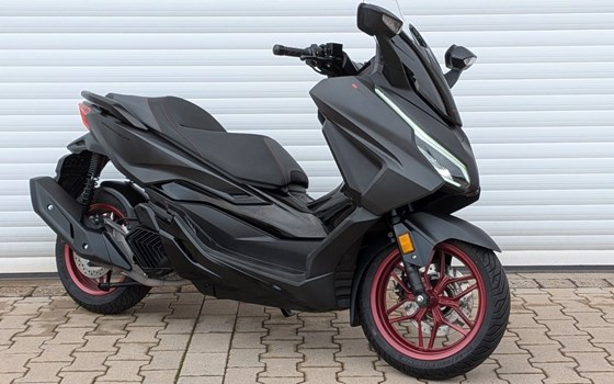 Gebrauchtmotorrad Honda Forza 125 - Bild 1