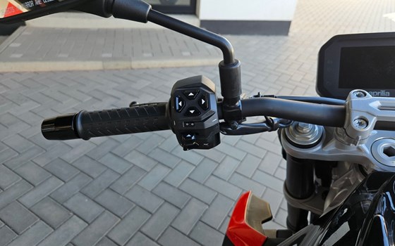 Neufahrzeug Aprilia Tuono 457 - Bild 16