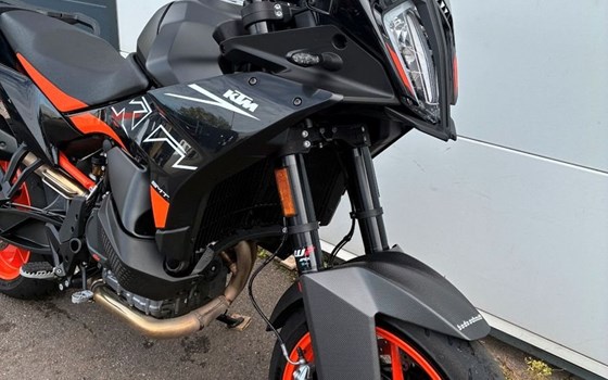 Gebrauchtmotorrad KTM 890 SMT - Bild 3