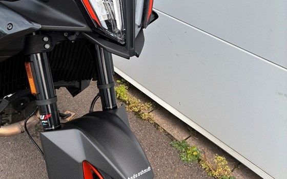 Gebrauchtmotorrad KTM 890 SMT - Bild 5