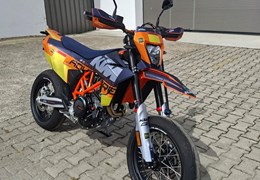 Neumotorrad KTM 690 SMC R