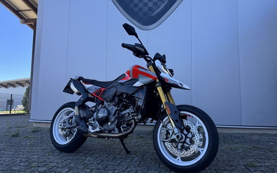 Gebrauchtmotorrad Ducati Hypermotard V2 SP - Bild 1