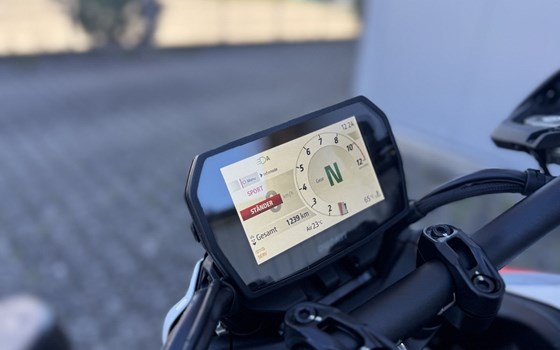 Gebrauchtmotorrad Ducati Hypermotard V2 SP - Bild 10