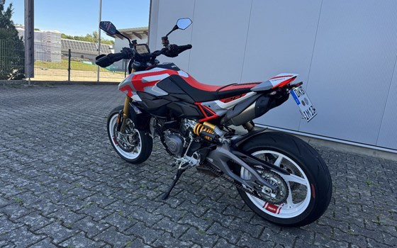 Gebrauchtmotorrad Ducati Hypermotard V2 SP - Bild 12