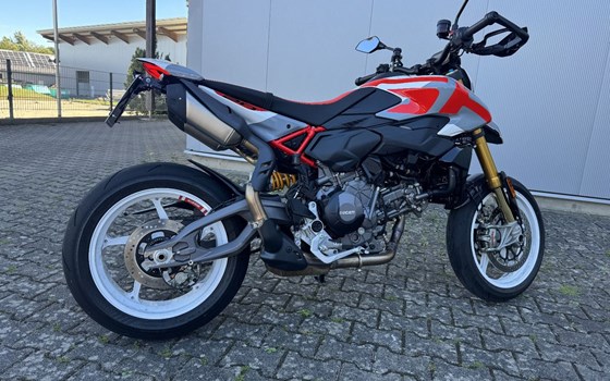 Gebrauchtmotorrad Ducati Hypermotard V2 SP - Bild 8