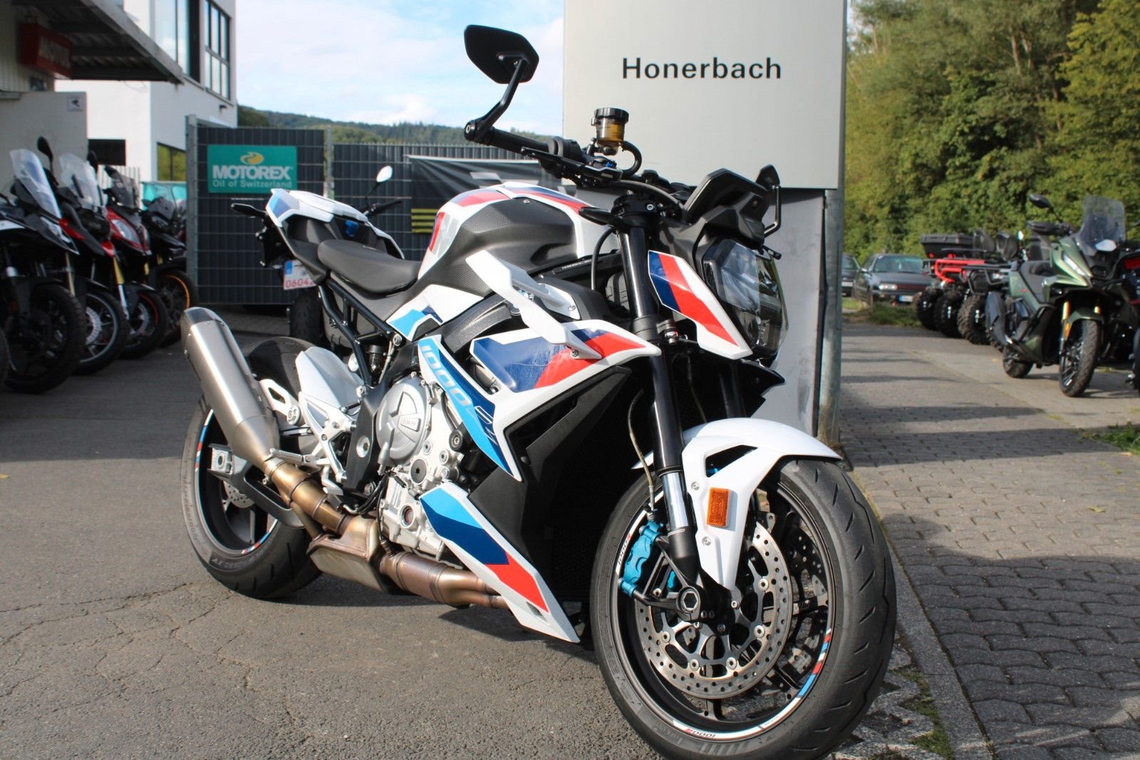 BMW M 1000 R