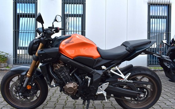 Gebrauchtmotorrad Honda CB650R E-Clutch - Bild 1