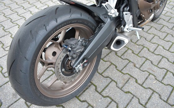 Gebrauchtmotorrad Honda CB650R E-Clutch - Bild 10