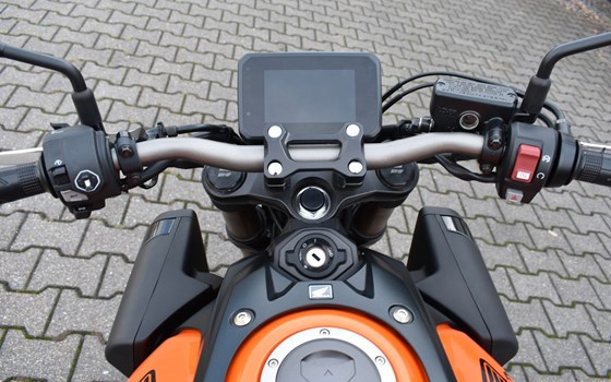 Gebrauchtmotorrad Honda CB650R E-Clutch - Bild 7