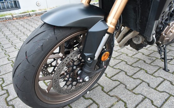 Gebrauchtmotorrad Honda CB650R E-Clutch - Bild 9