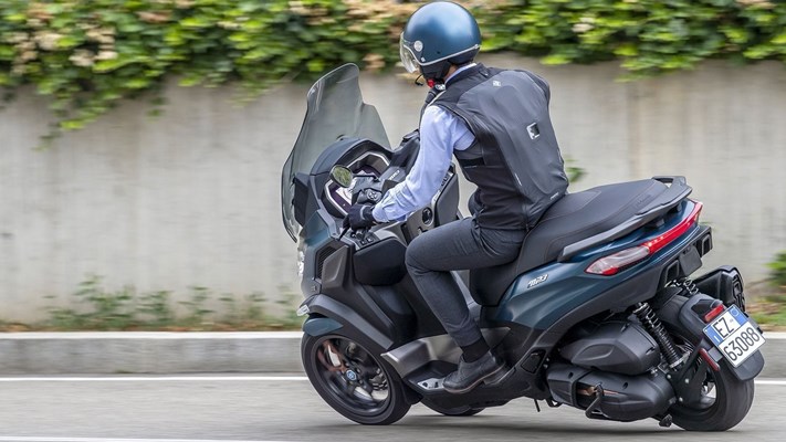 Piaggio MP3 530 HPE Exclusive (Grigio Titanio) - Bild 6