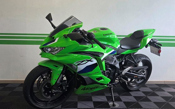 Gebrauchtmotorrad Kawasaki Ninja ZX-4RR - Bild 4