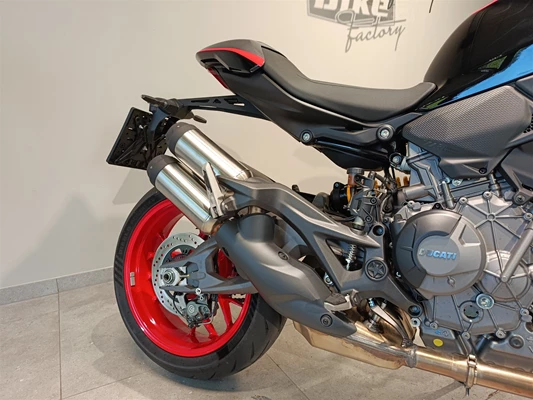 Ducati Monster + (Sport Livery) - Bild 3