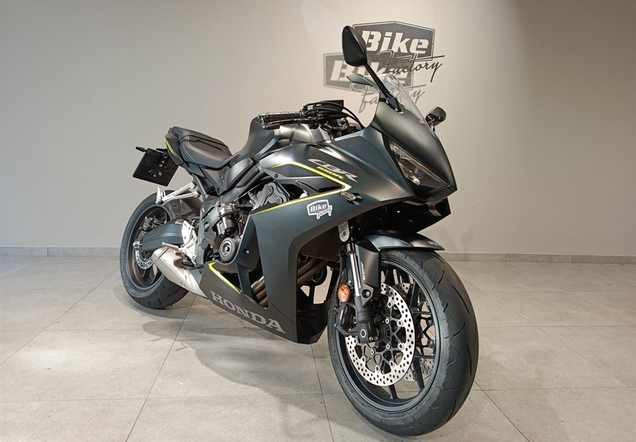 Honda CBR650R E-Clutch (MATT GUNPOWDER BLACK METALLIC)