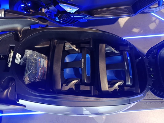 Honda CUV e: (GRAPHITE BLACK) - Bild 3