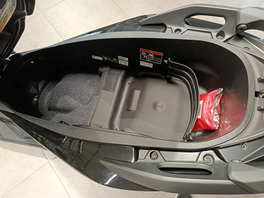 Honda Forza 350 (PEARL NIGHTSTAR BLACK) - Bild 5
