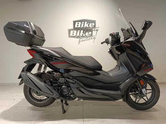 Honda Forza 350 (PEARL NIGHTSTAR BLACK) - Bild 2