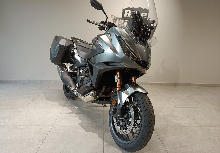 Honda NT1100 DCT Electronic Suspension (IRIDIUM GREY METALLIC)