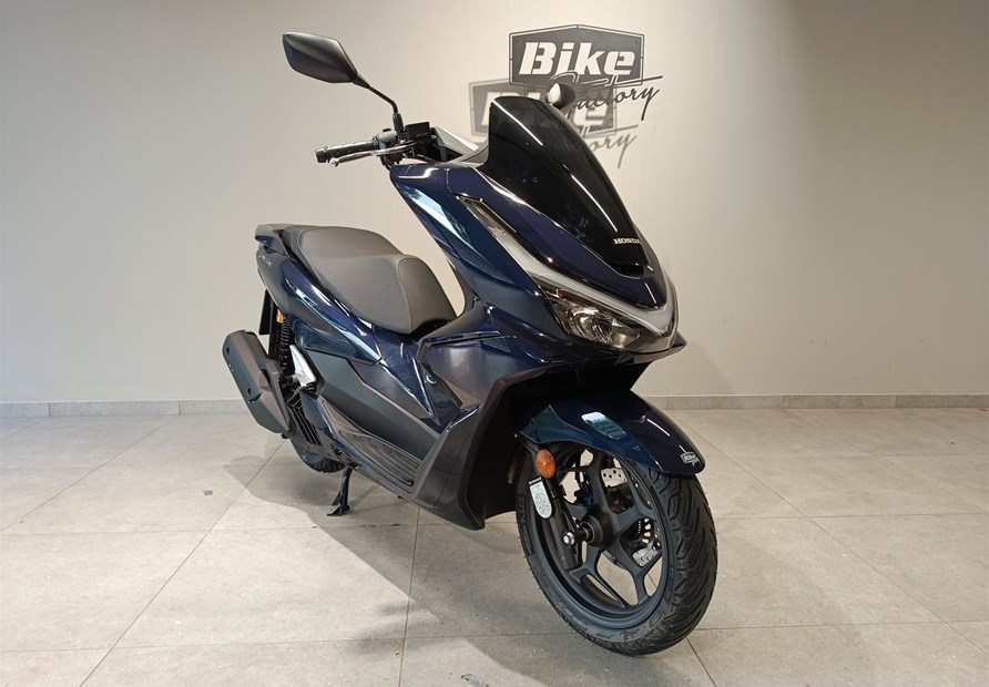Honda PCX125 DX (Pearl Darl Ash Blue 2 )
