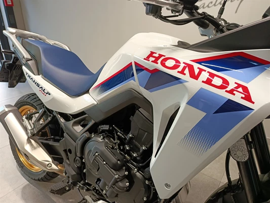 Honda XL750 Transalp E-Clutch (ROSS WHITE / TRICOLOUR) - Bild 3