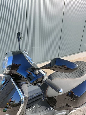 Vespa GTS 125 Super (Nero Convinto) - Bild 7