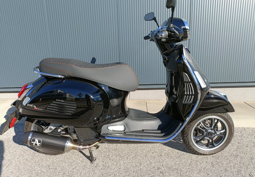 Vespa GTS 125 Super (Nero Convinto)