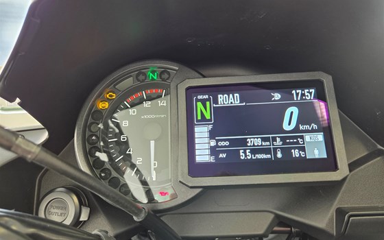 Gebrauchtmotorrad Kawasaki Versys 1100 SE - Bild 4