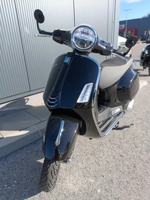 Vespa GTS 310 Super (Nero Convinto) - Bild 3
