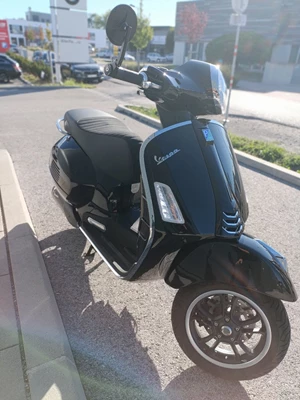 Vespa GTS 310 Super (Nero Convinto) - Bild 4