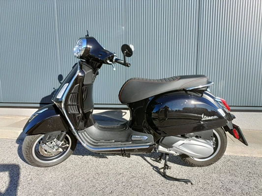 Vespa GTS 310 Super (Nero Convinto) - Bild 2