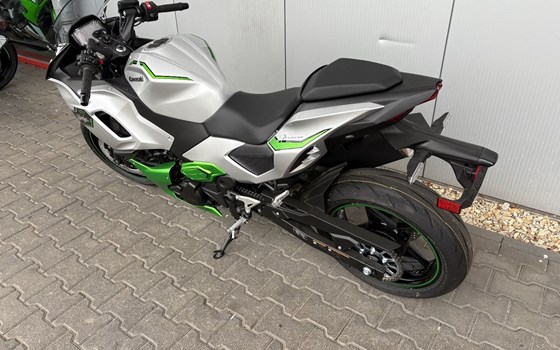 Neufahrzeug Kawasaki Ninja 7 Hybrid - Bild 10