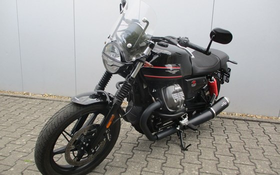Gebrauchtmotorrad Moto Guzzi V7 Stone Special Edition - Bild 3