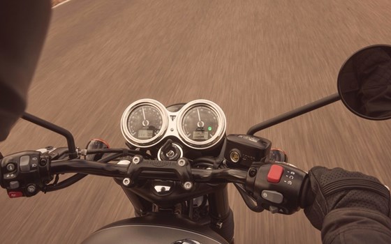 Gebrauchtmotorrad Triumph Bonneville T120 Black - Bild 5