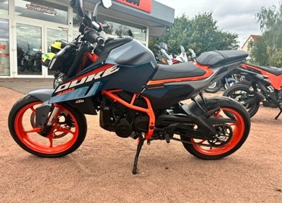 GEBRAUCHTFAHRZEUG KTM 390 Duke