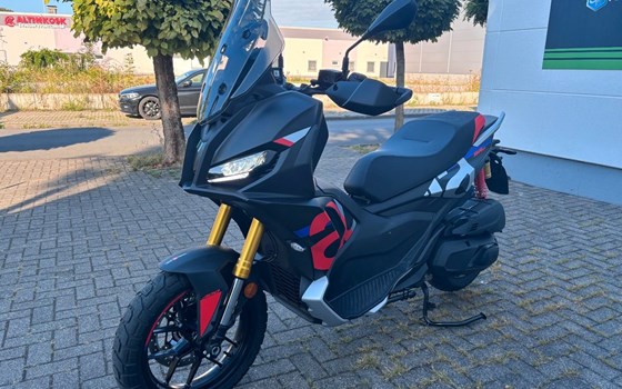 Gebrauchtmotorrad Aprilia SR GT 400 - Bild 8