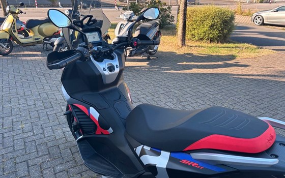 Gebrauchtmotorrad Aprilia SR GT 400 - Bild 9