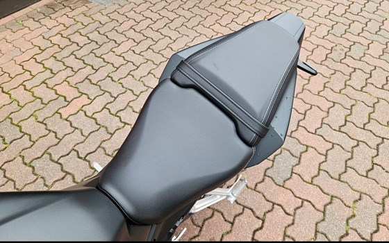 Gebrauchtmotorrad Honda CB650R - Bild 10